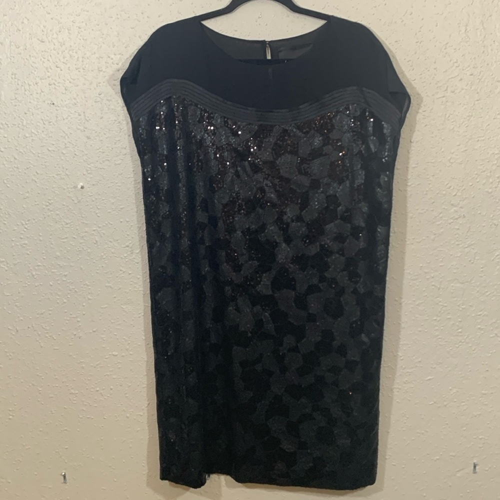 Hanii Y. Black Sequin Cap Sleeve Silk Mini Dress.            size‎ 10